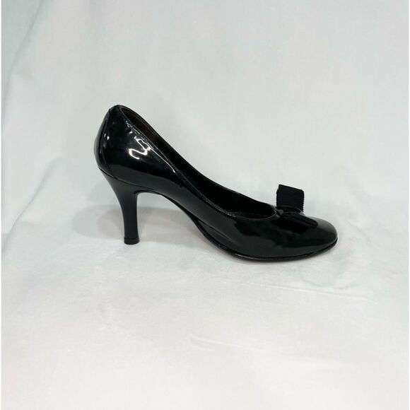 Salvatore Ferragamo Black Patent Leather pumps - Picture 4 of 11